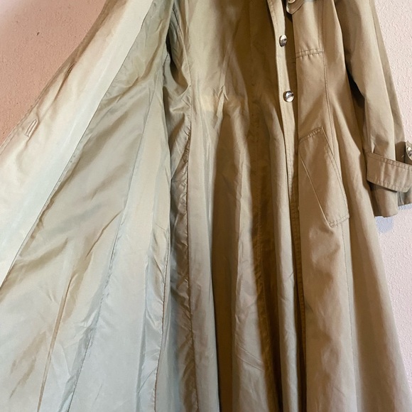 Vintage Rain Trench Coat. - Picture 2 of 6